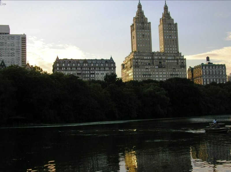 Dwie stare wieże w Nowym Jorku